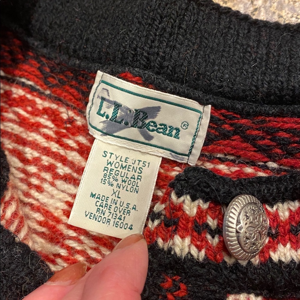 L.L. Bean Sweater With FLAWS Holes,Stains Red Black White/Off White XL - Picture 7 of 16